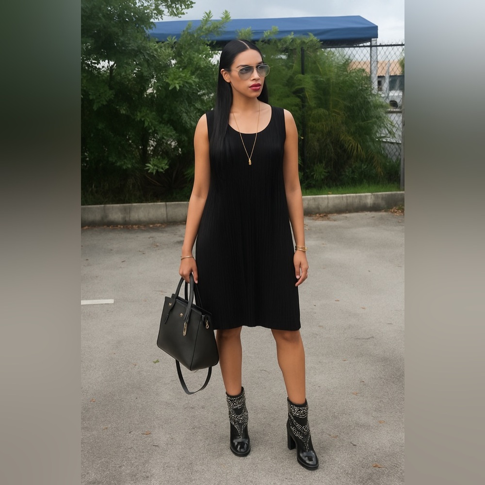 H&M Black Pleated Sleeveless Dress | Size Medium